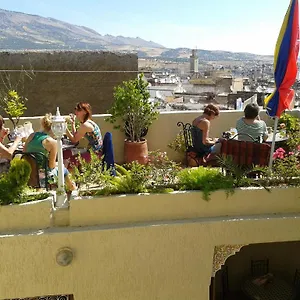 https://maison-famille-tazi.hotelfesmorocco.com